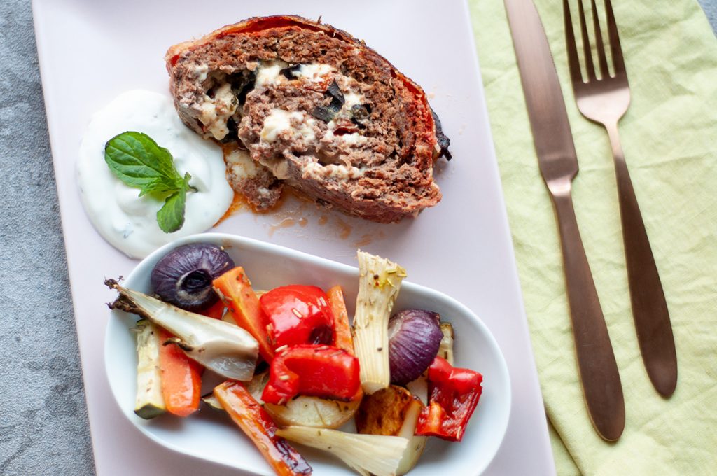 Mediterraner Hackbraten mit Ofengemüse | Serendipity